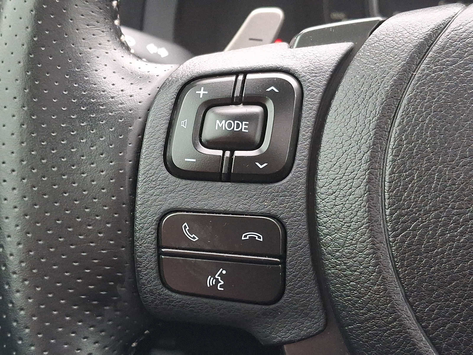 Used 2025 Lexus IS 350 F Sport w/ Navigation Package image 18