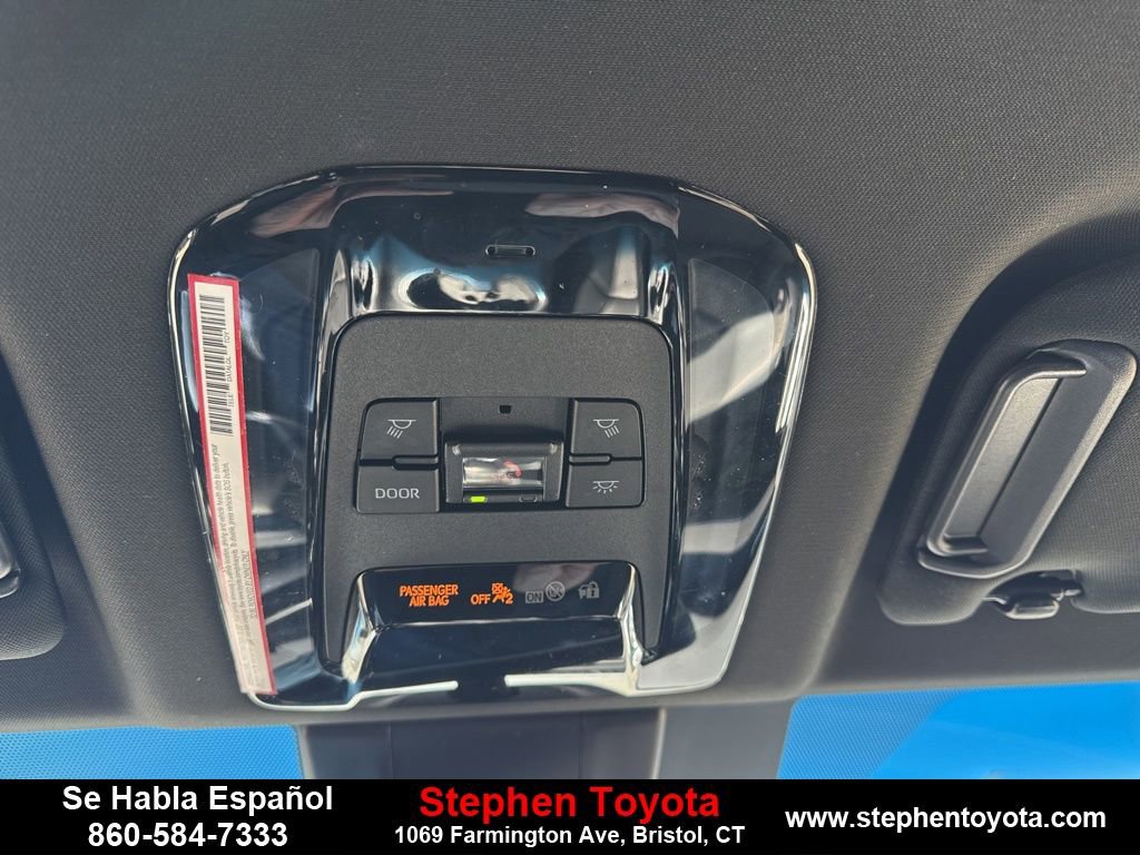 Used 2021 Toyota Venza XLE w/ Softex Package image 22