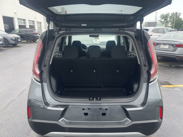 Used 2025 Kia Soul LX w/ LX Technology Package FWD image 33