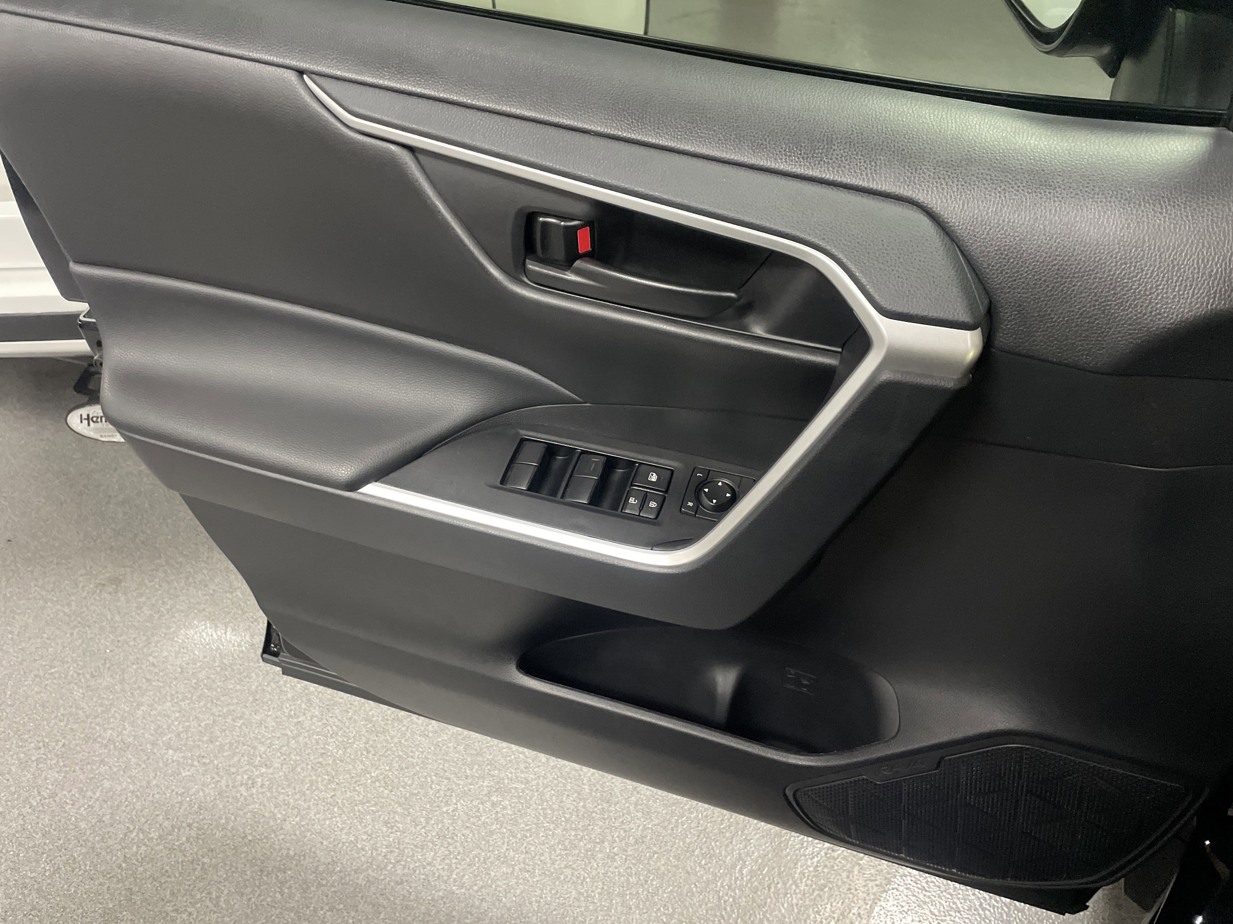 Used 2025 Toyota RAV4 LE image 14