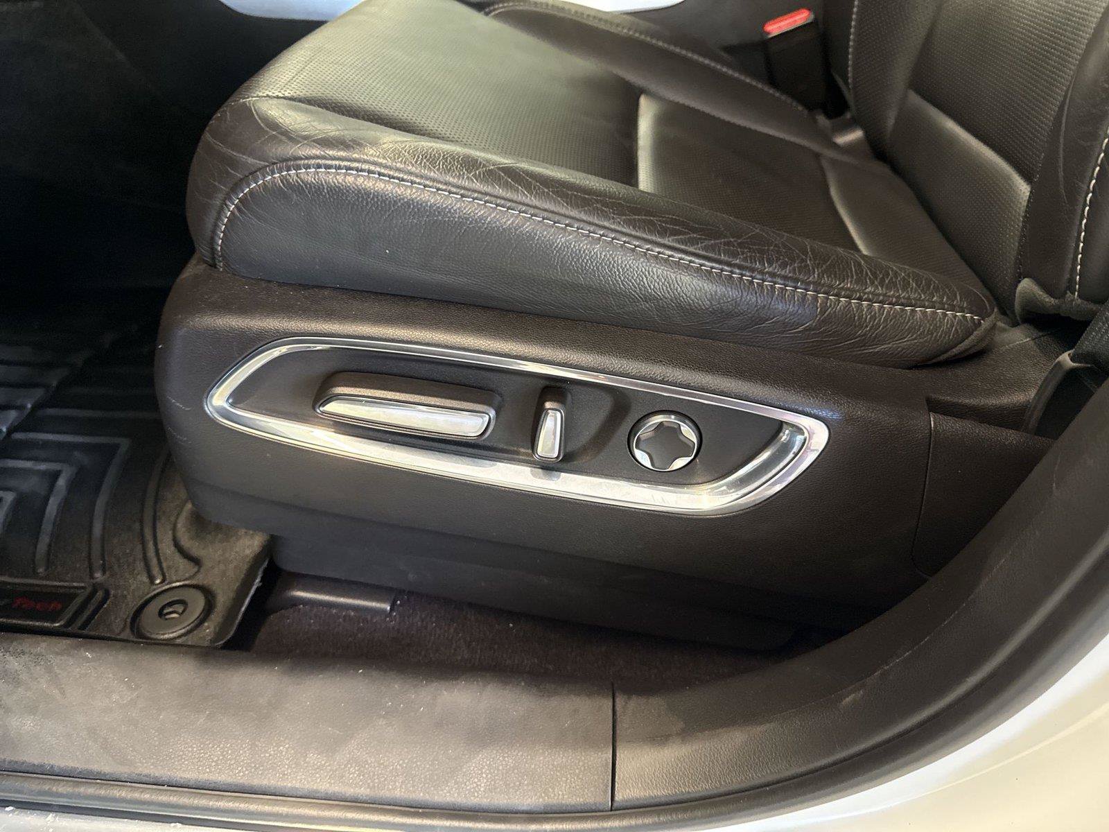 Used 2020 Acura MDX w/ Technology Package AWD/4WD image 14