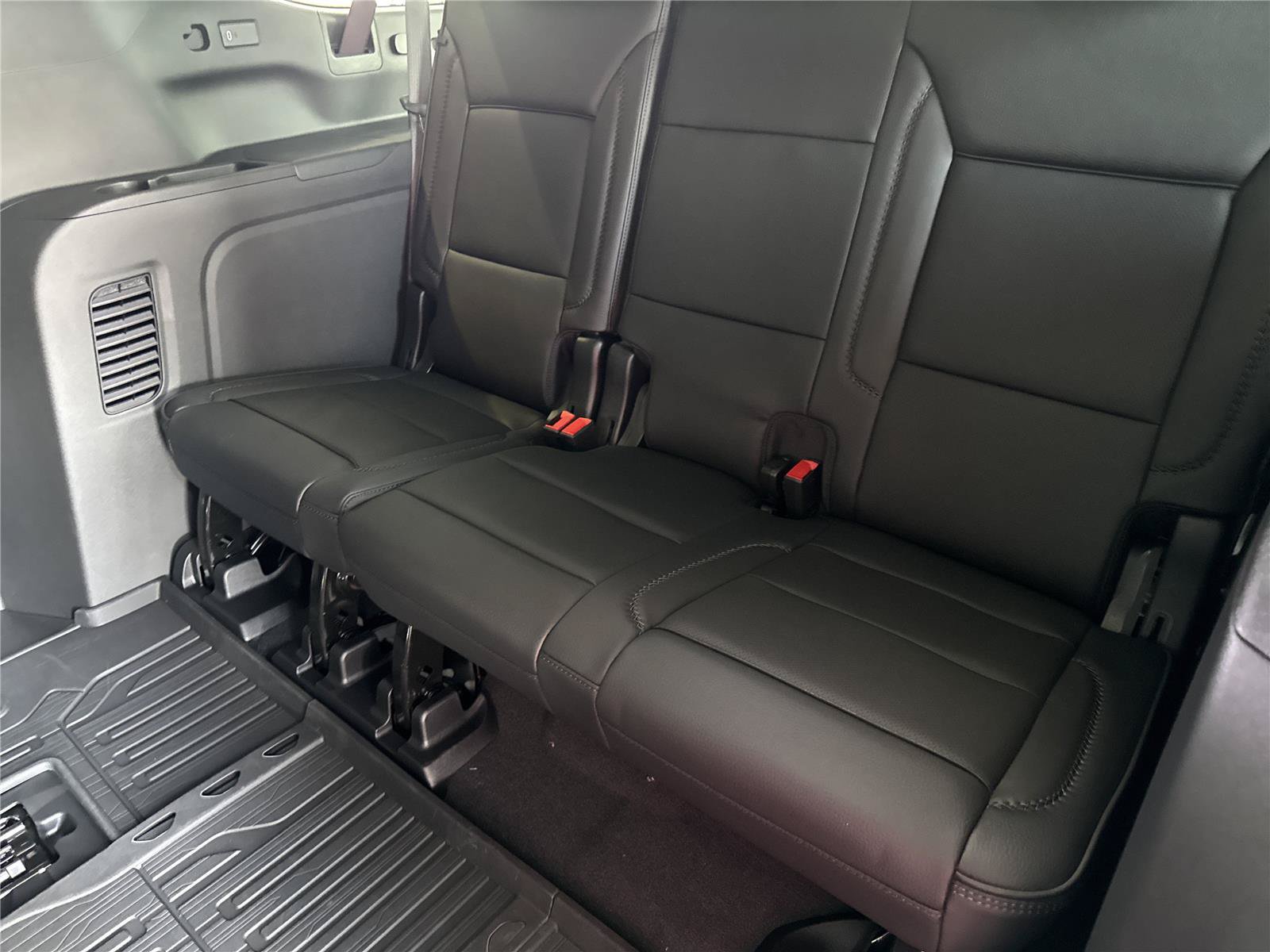 New 2026 GMC Yukon XL Denali w/ Sun & Power Step Package RWD image 33