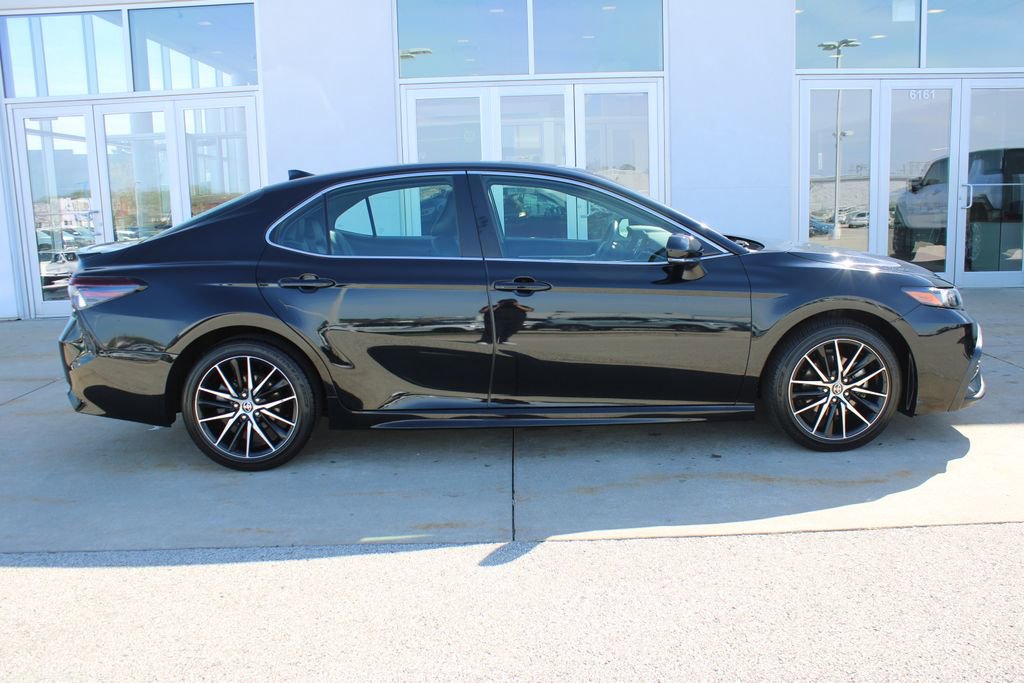 Used 2024 Toyota Camry SE image 8