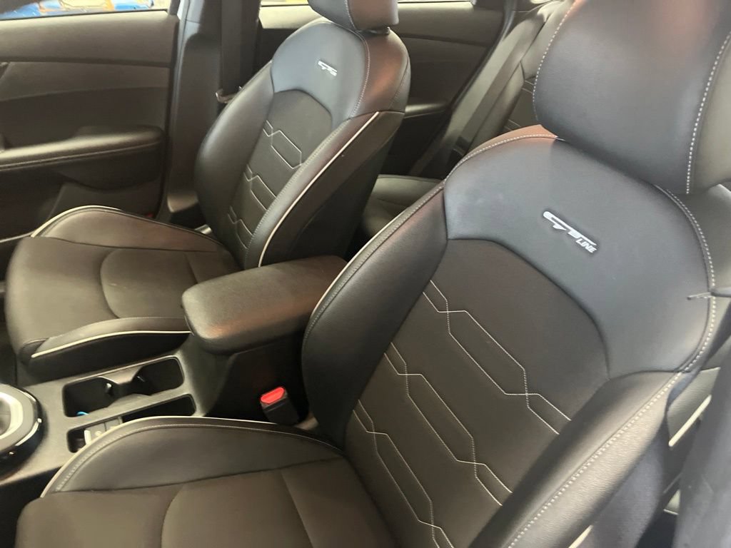 Used 2022 Kia Forte GT-Line w/ GT-Line Technology Package FWD image 4