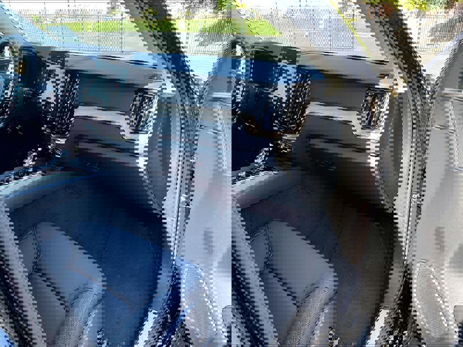 Used 2026 Volvo XC60 T8 Plus w/ Climate Package image 19