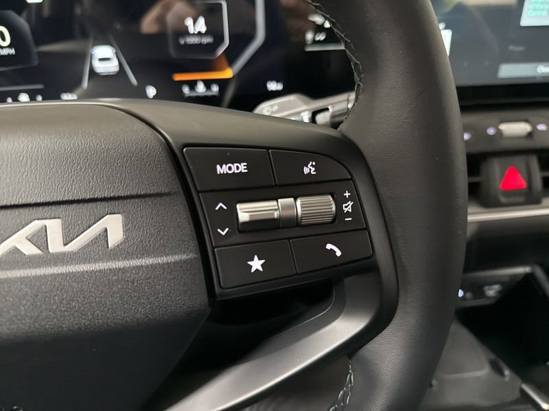 New 2025 Kia K4 EX image 21