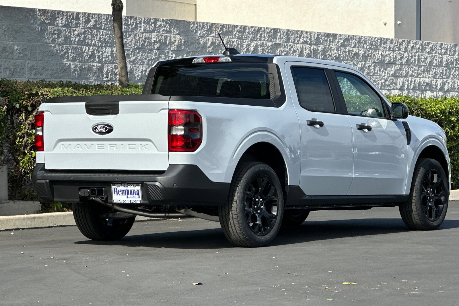 New 2025 Ford Maverick XLT w/ Black Appearance Package image 4