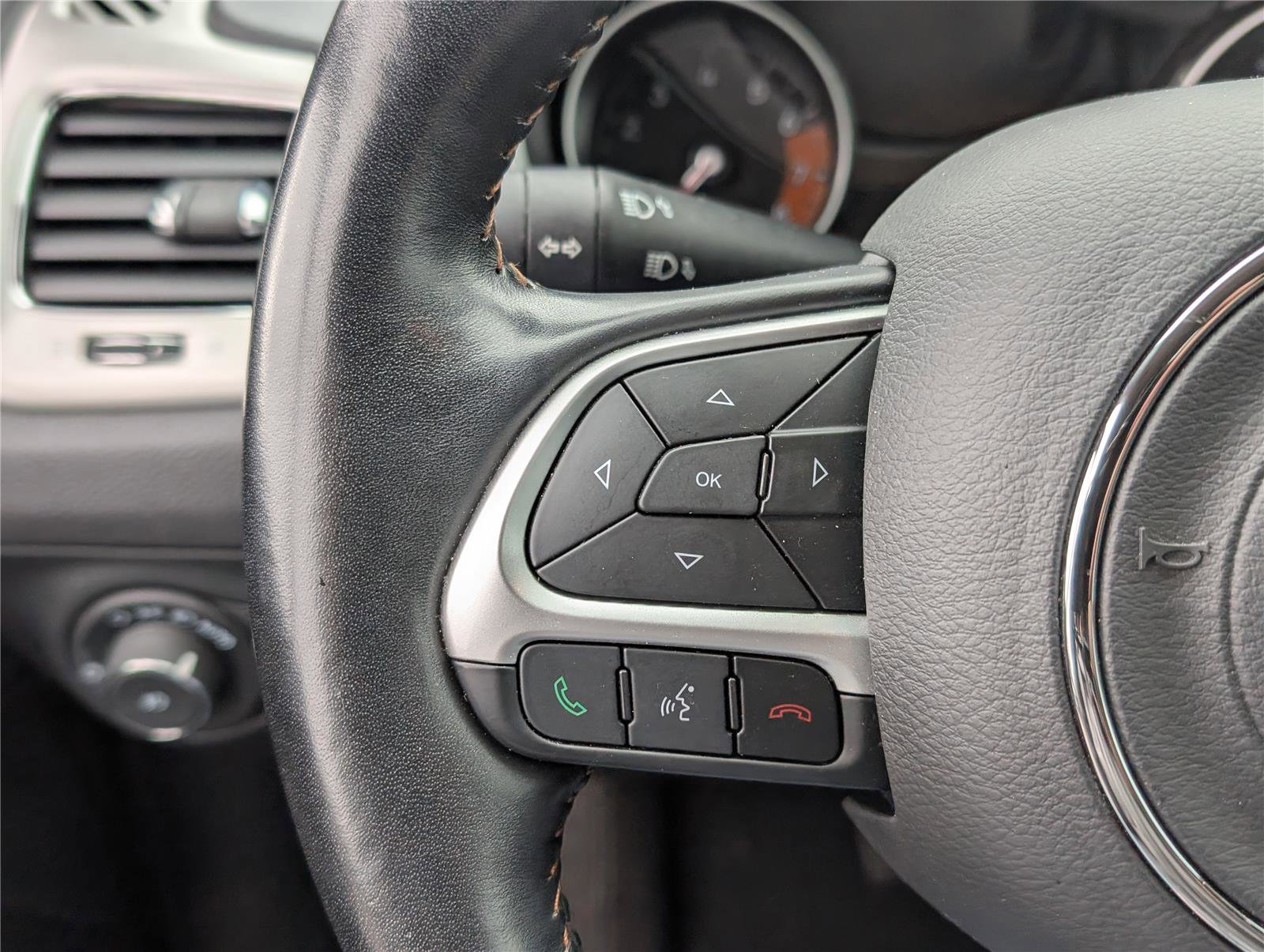 Used 2021 Jeep Compass Latitude w/ Driver Assistance Group image 19