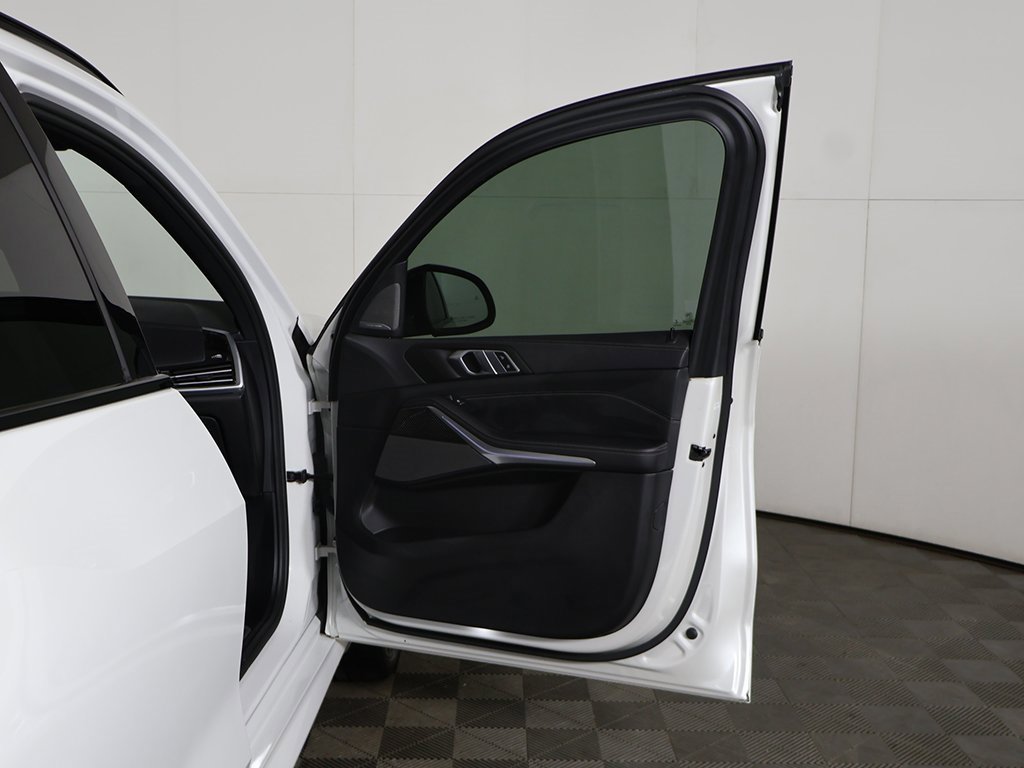 Used 2023 BMW X5 M50i w/ Executive Package image 25