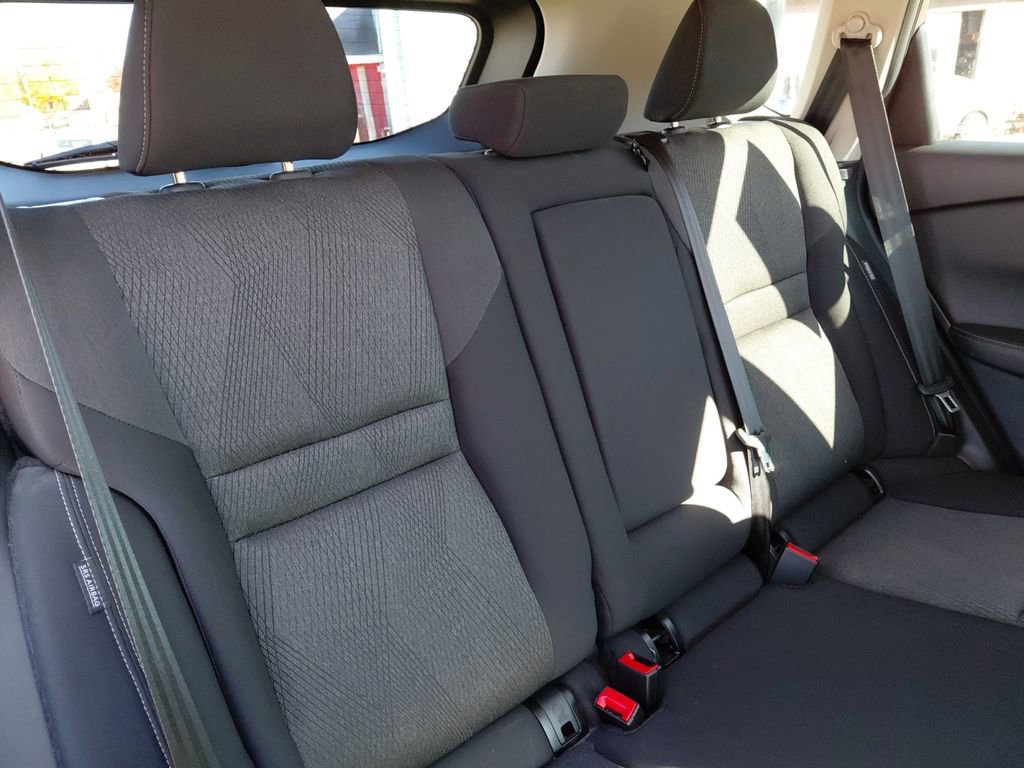 Used 2024 Nissan Rogue SV image 19