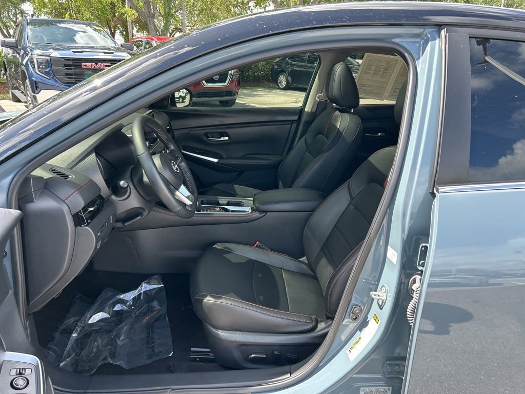 Certified 2024 Nissan Sentra SR w/ SR Premium Package FWD image 17