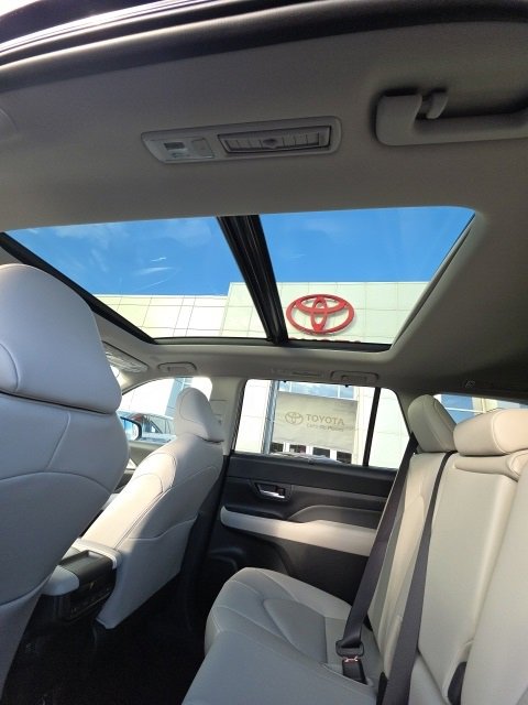 New 2026 Toyota Grand Highlander XLE image 11