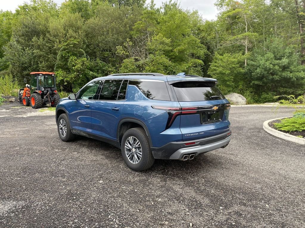 Used 2024 Chevrolet Traverse LT w/ Trailering Package image 10