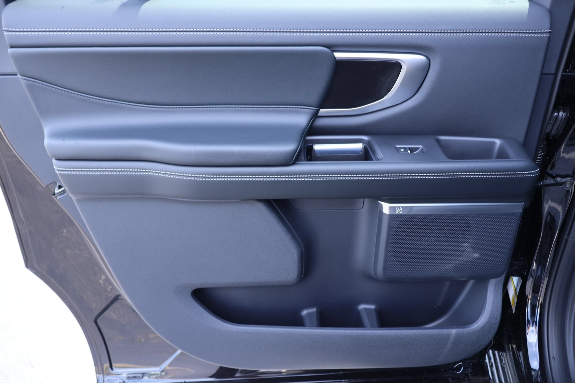 New 2026 Ford Expedition Max Platinum w/ Stealth Appearance Package AWD/4WD image 18