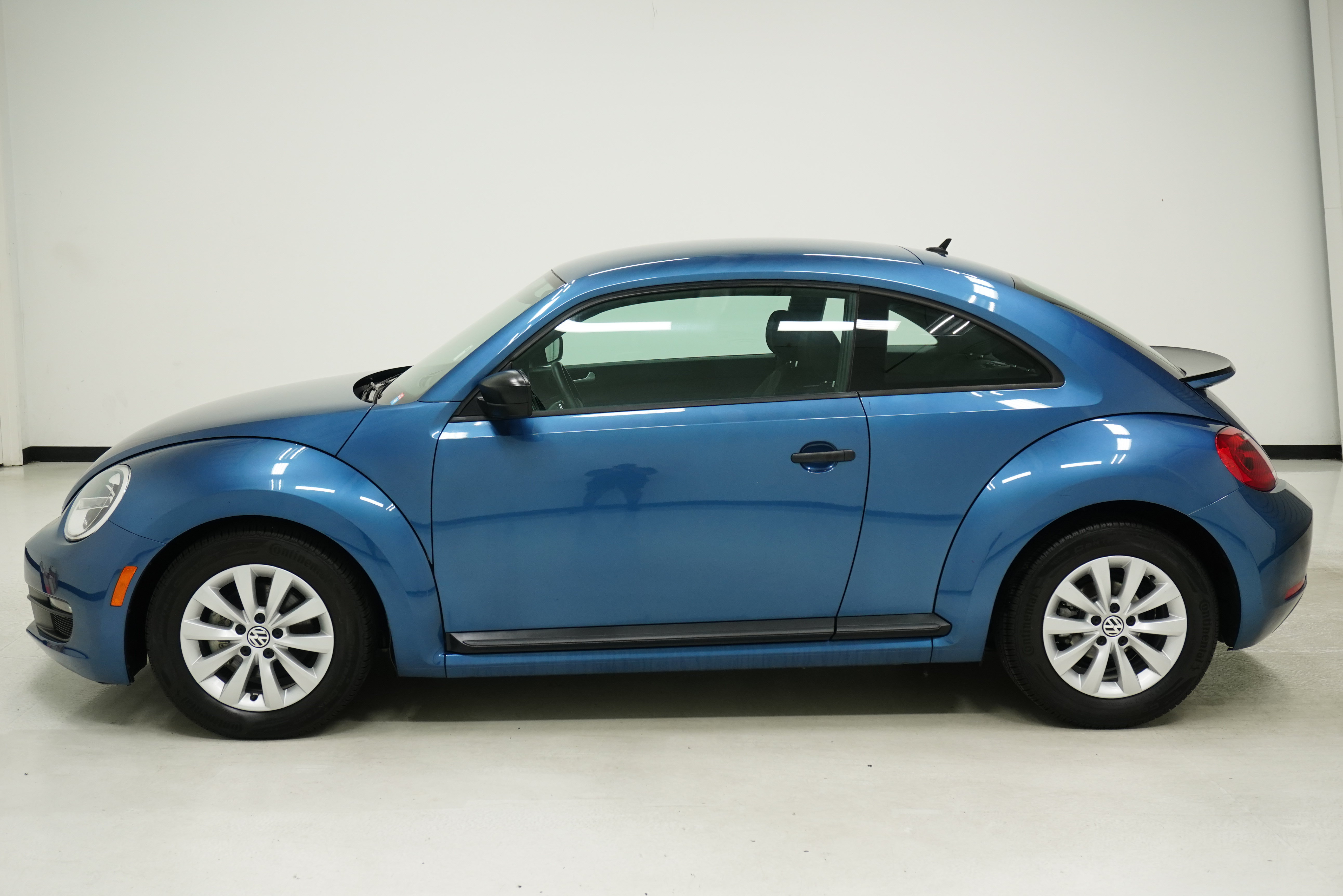 Used 2016 Volkswagen Beetle 1.8T S FWD image 7