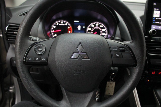 Used 2023 Mitsubishi Eclipse Cross LE image 10