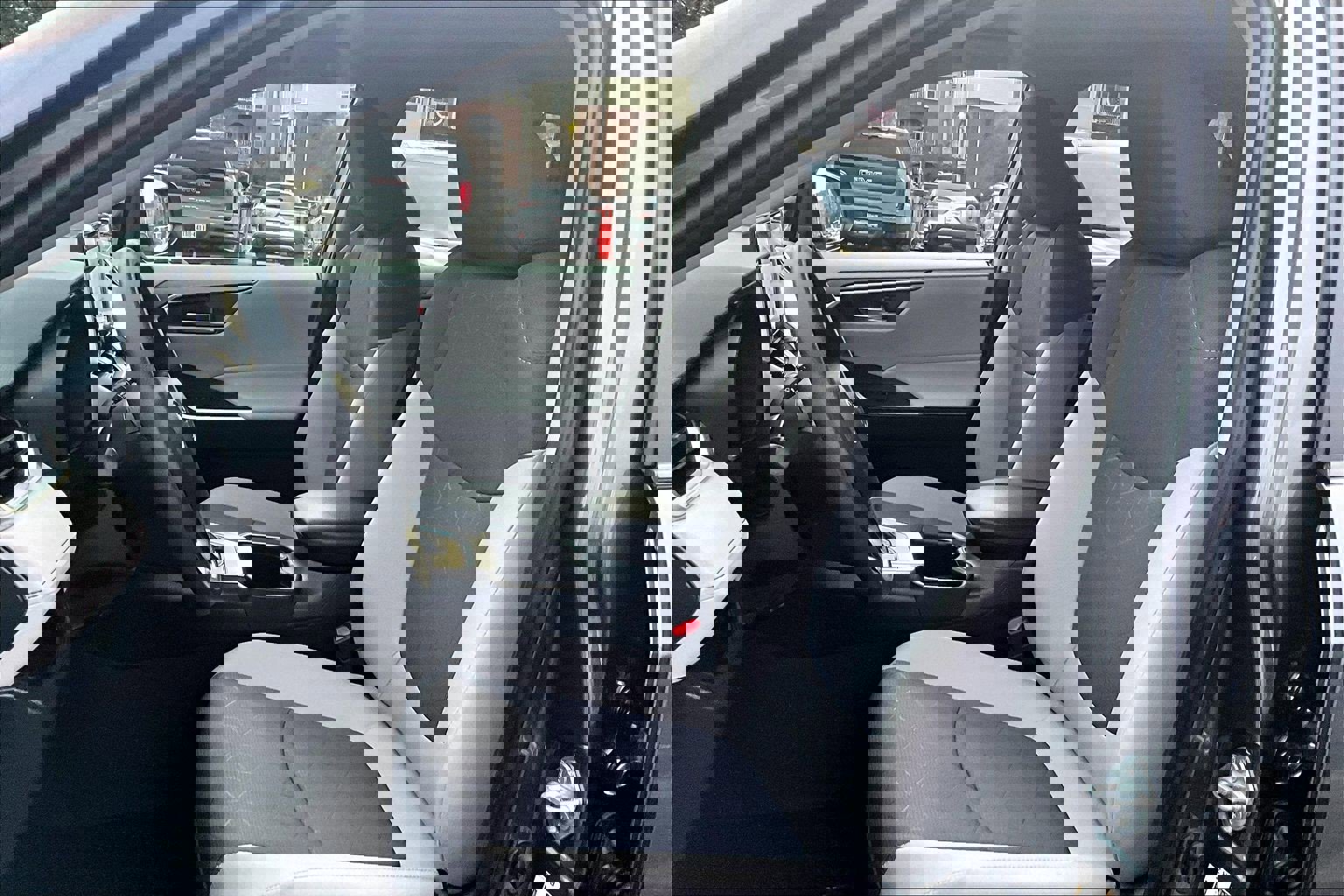 Used 2025 Toyota RAV4 XLE image 23