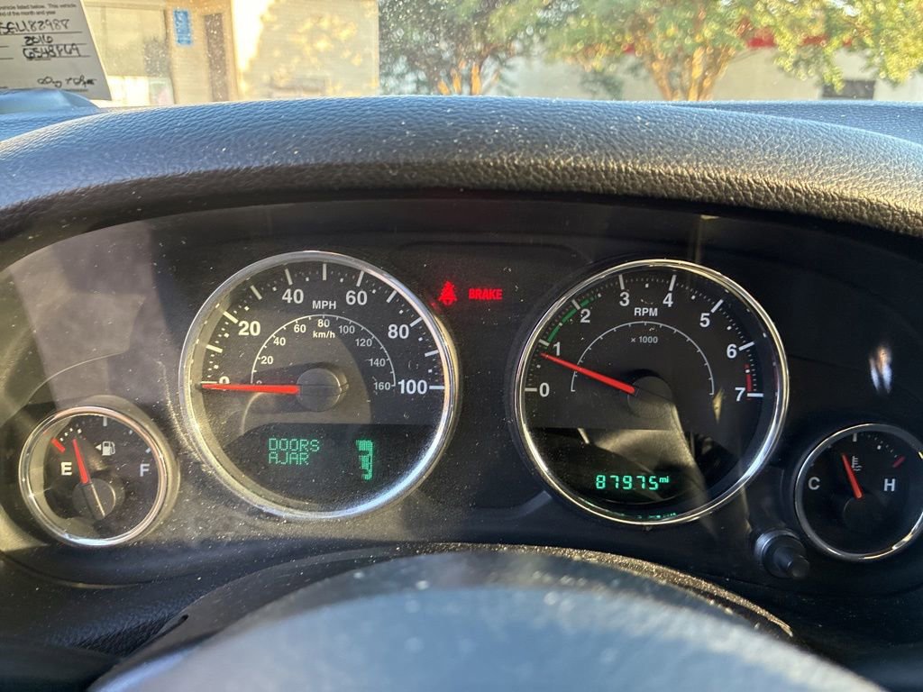 Used 2016 Jeep Wrangler Unlimited Sahara w/ Connectivity Group AWD/4WD image 21