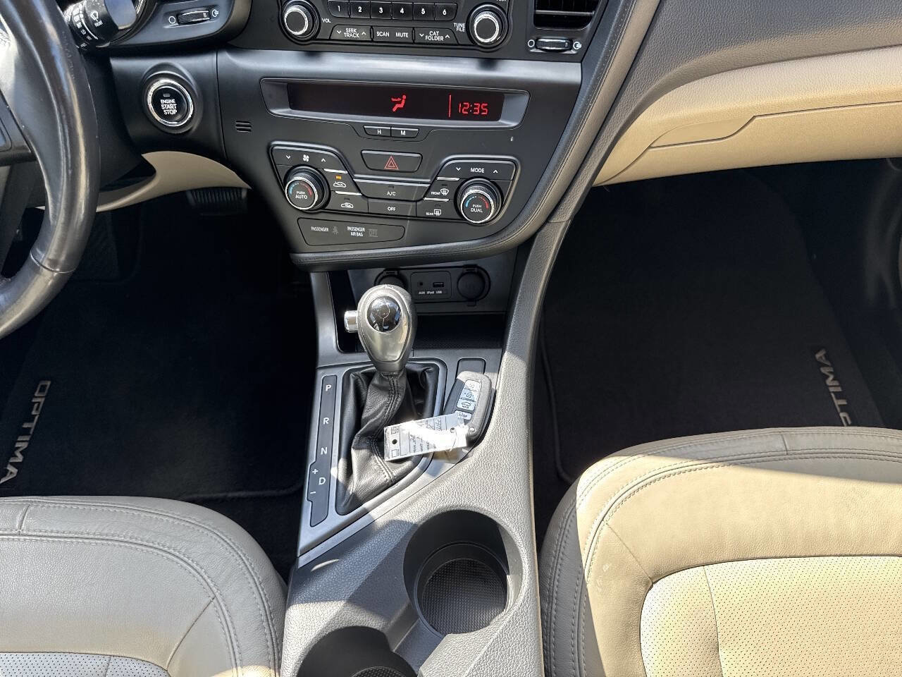 Used 2011 Kia Optima EX image 23