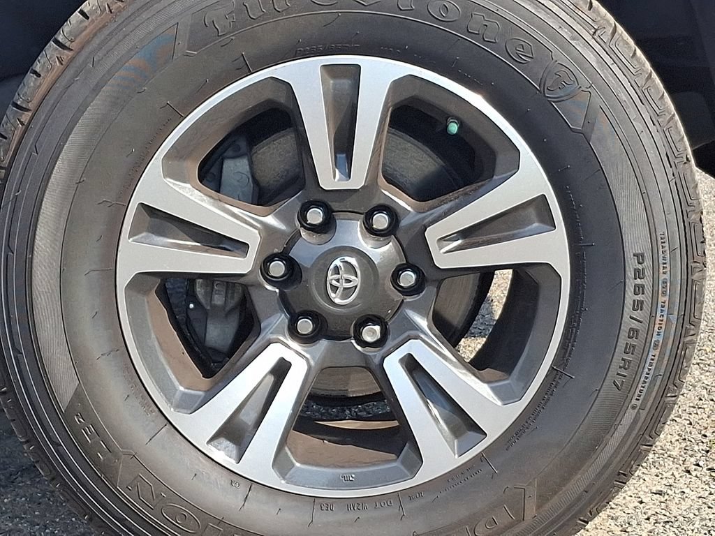 Used 2019 Toyota Tacoma TRD Sport AWD/4WD image 8