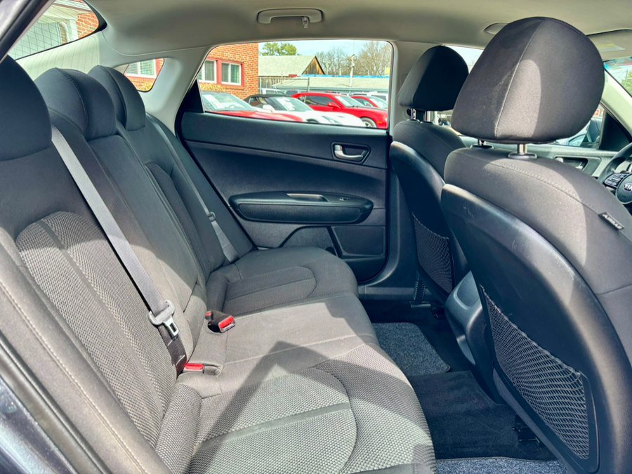 Used 2020 Kia Optima LX image 16