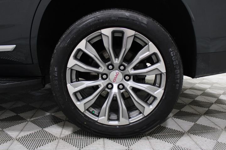 Used 2021 GMC Yukon Denali w/ LPO, Illumination Package AWD/4WD image 47