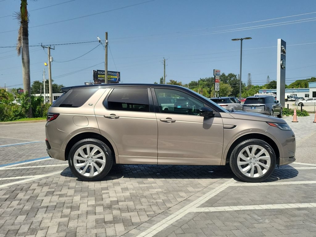 Used 2023 Land Rover Discovery Sport SE R-Dynamic AWD/4WD image 6
