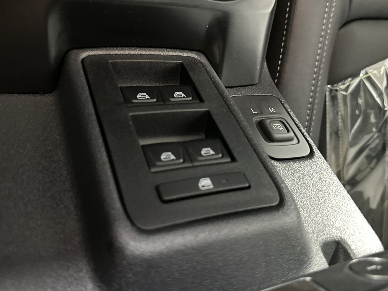 New 2025 Ford Bronco Badlands image 16