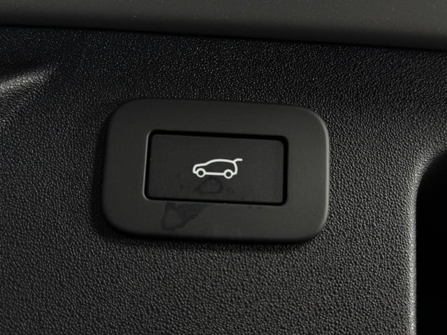 Certified 2025 Land Rover Discovery Sport S AWD/4WD image 19