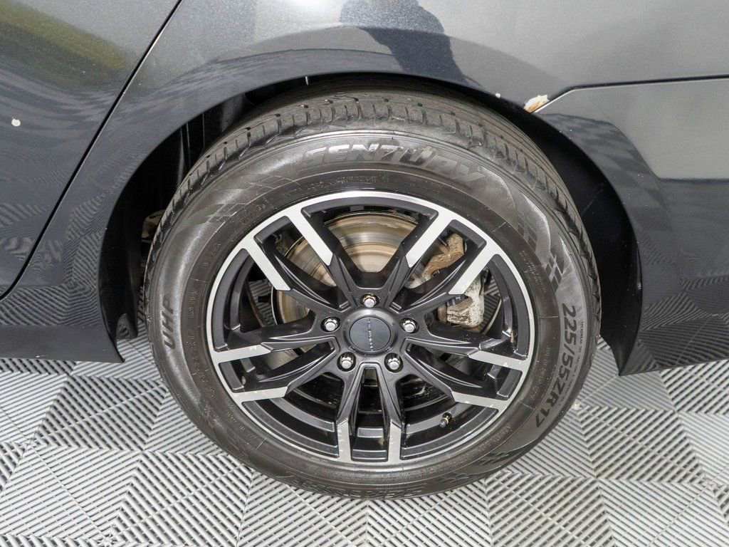 Used 2015 Chevrolet Malibu LT image 26