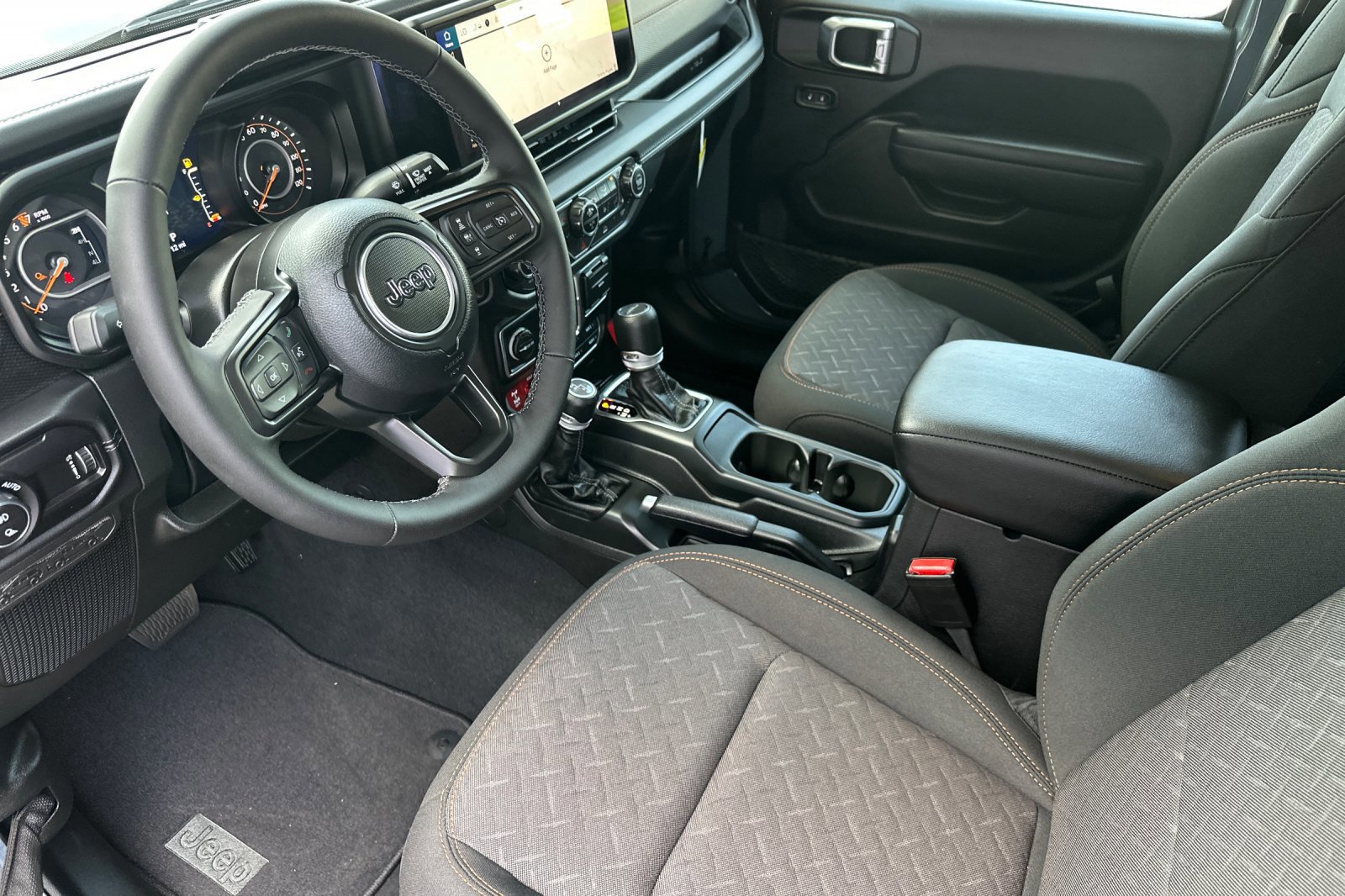 New 2025 Jeep Gladiator Mojave w/ Convenience Group image 10