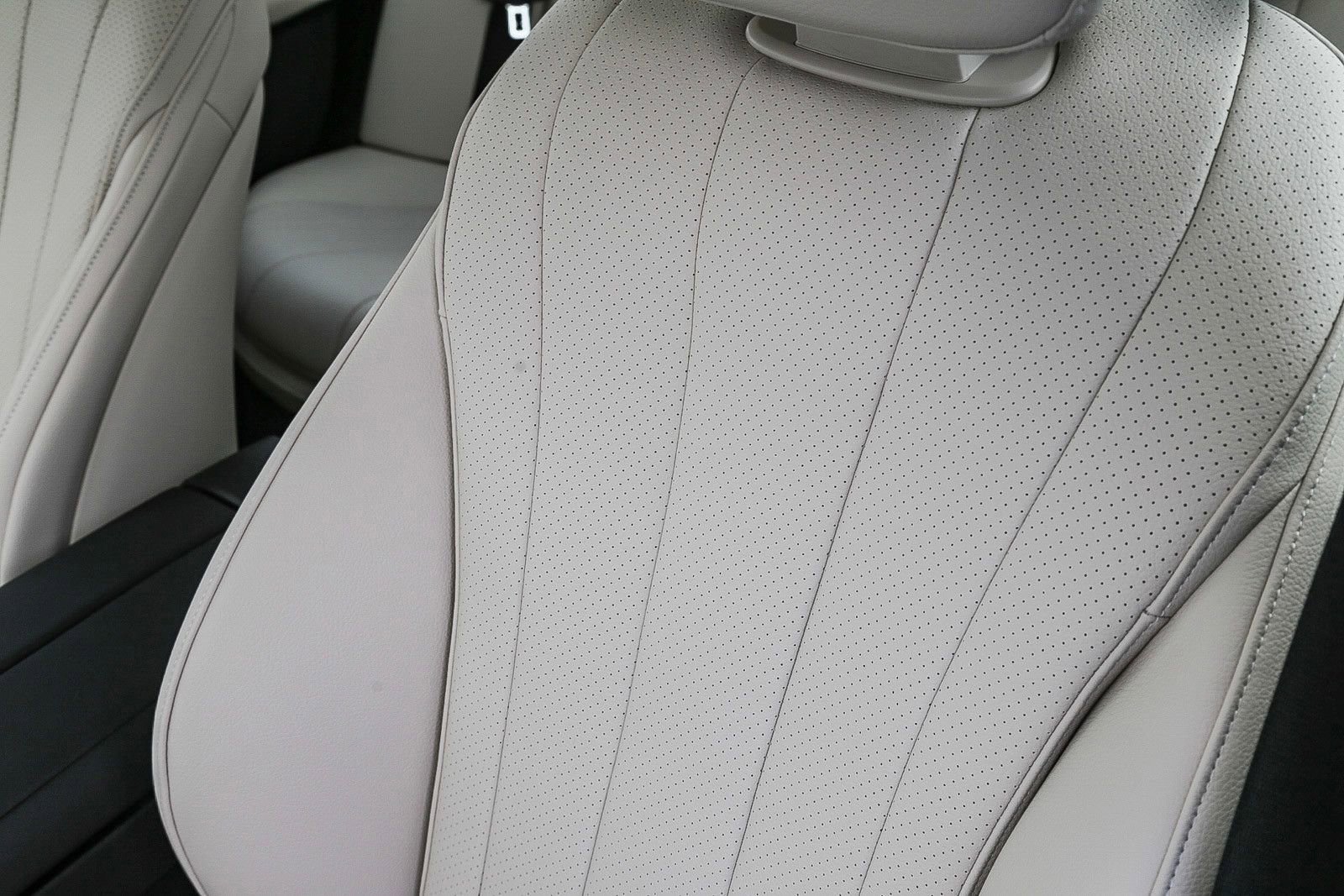 New 2024 Mercedes-Benz E 350 4MATIC Sedan image 22