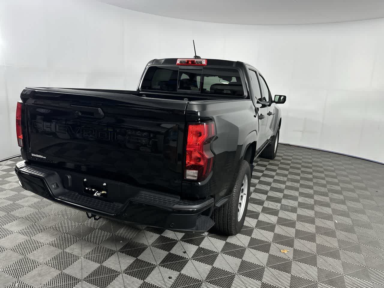 Used 2026 Chevrolet Colorado W/T RWD image 8