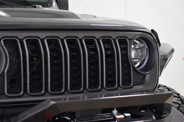 Used 2024 Jeep Wrangler Rubicon w/ Convenience Group image 9