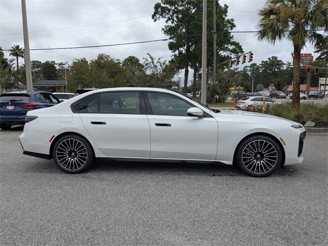 New 2025 BMW 740i image 4