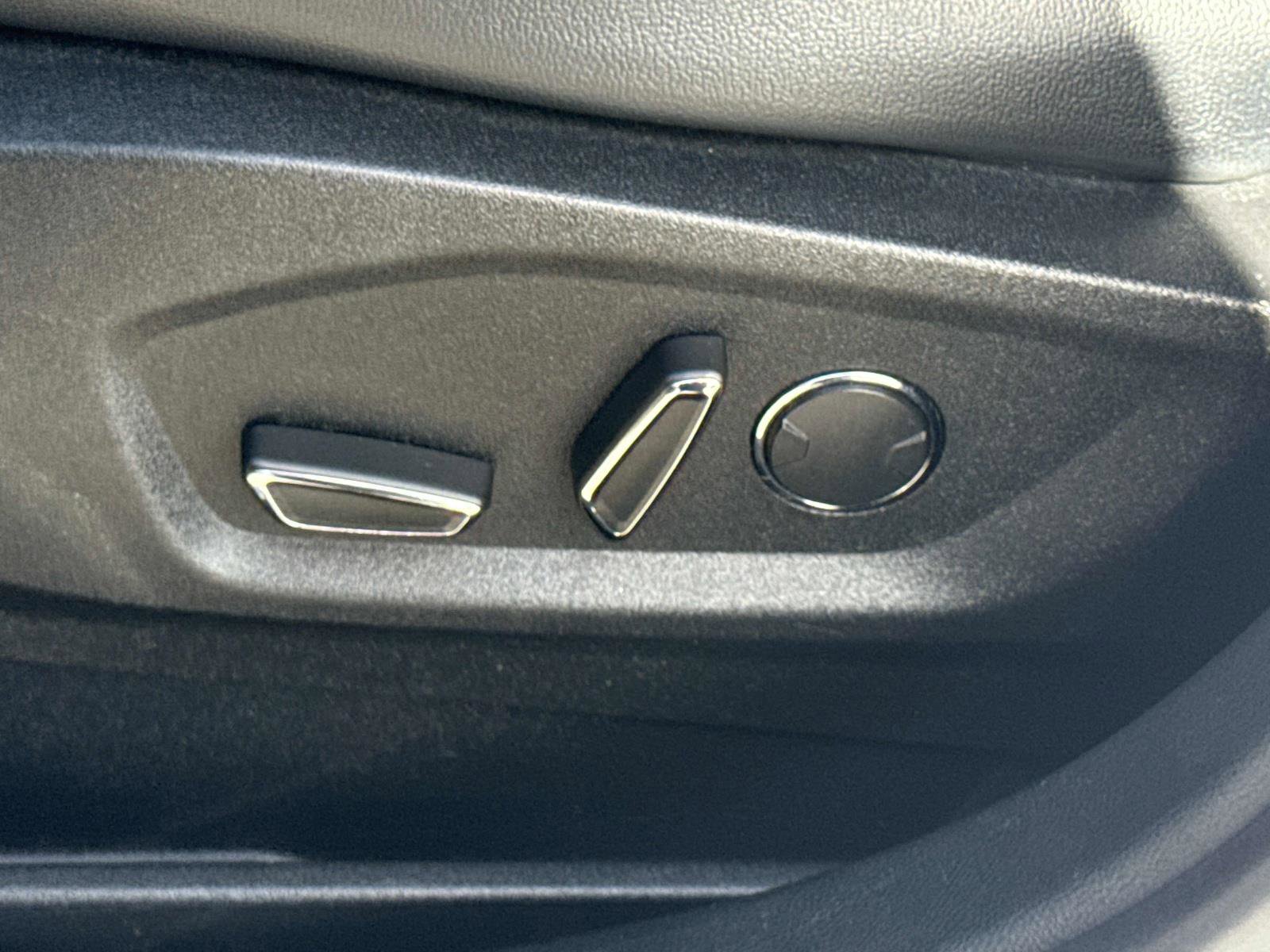 Used 2019 Ford Edge Titanium image 20