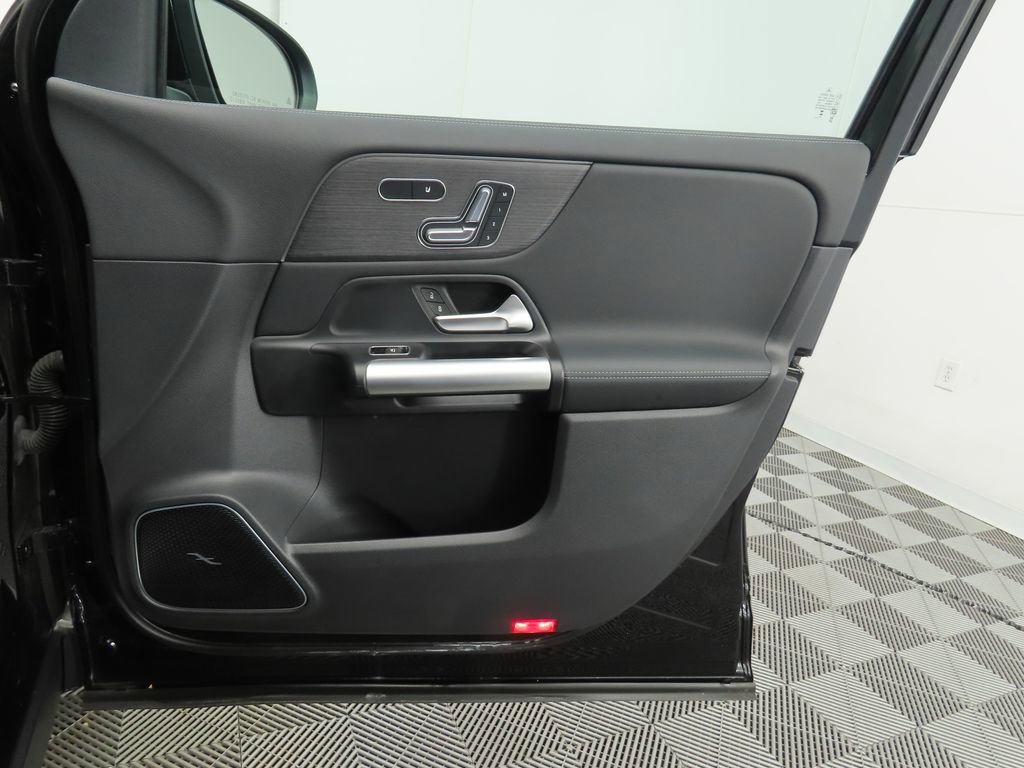 Certified 2025 Mercedes-Benz GLA 250 image 24