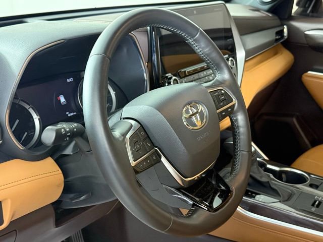Used 2021 Toyota Highlander Platinum image 15