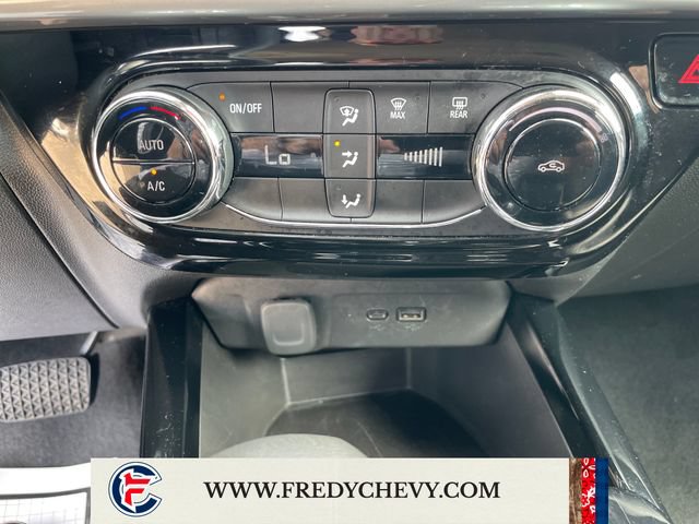 Used 2025 Chevrolet Trax LT FWD image 20