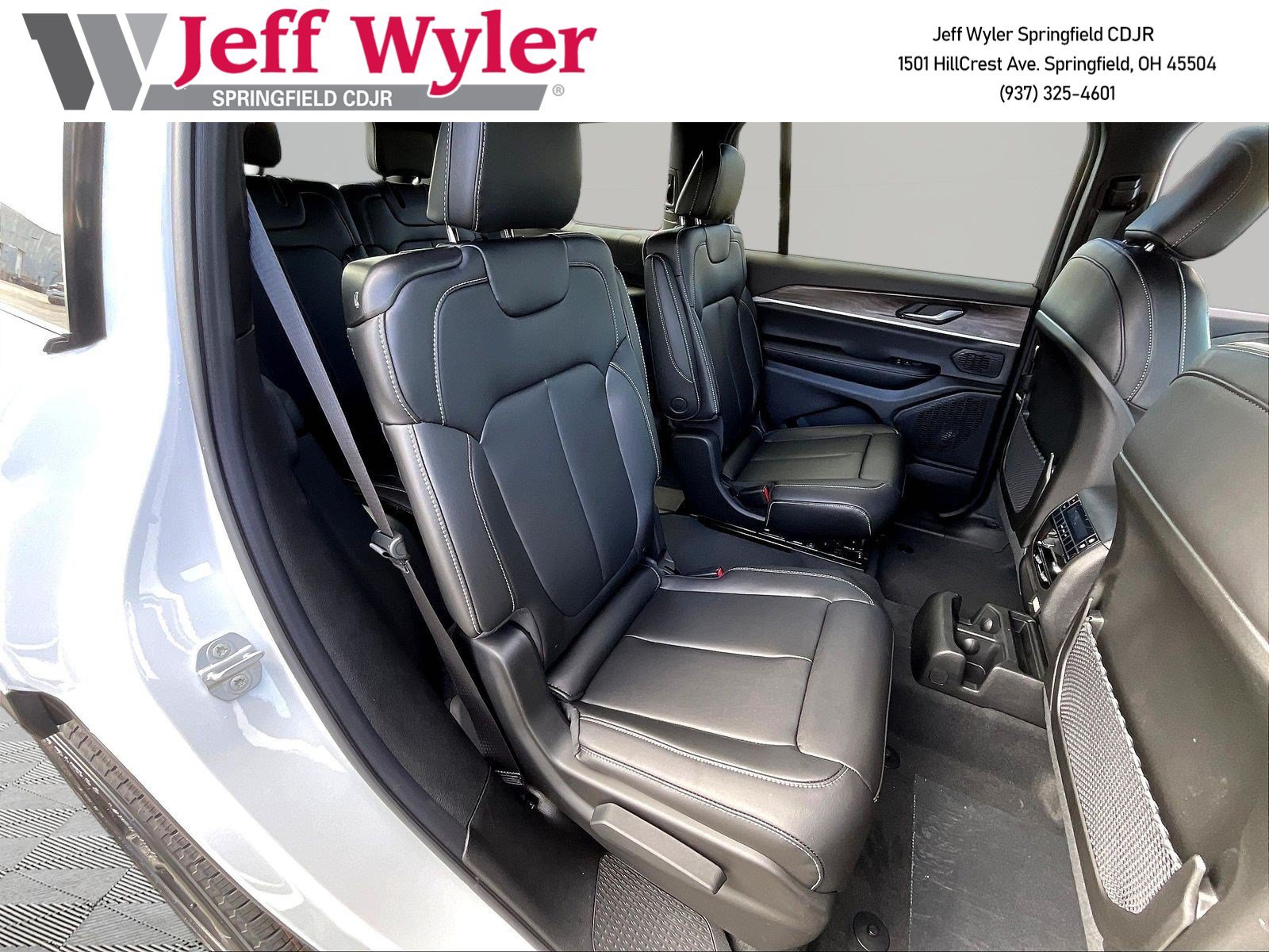 New 2027 Jeep Grand Cherokee L Limited w/ Limited Altitude Package AWD/4WD image 22