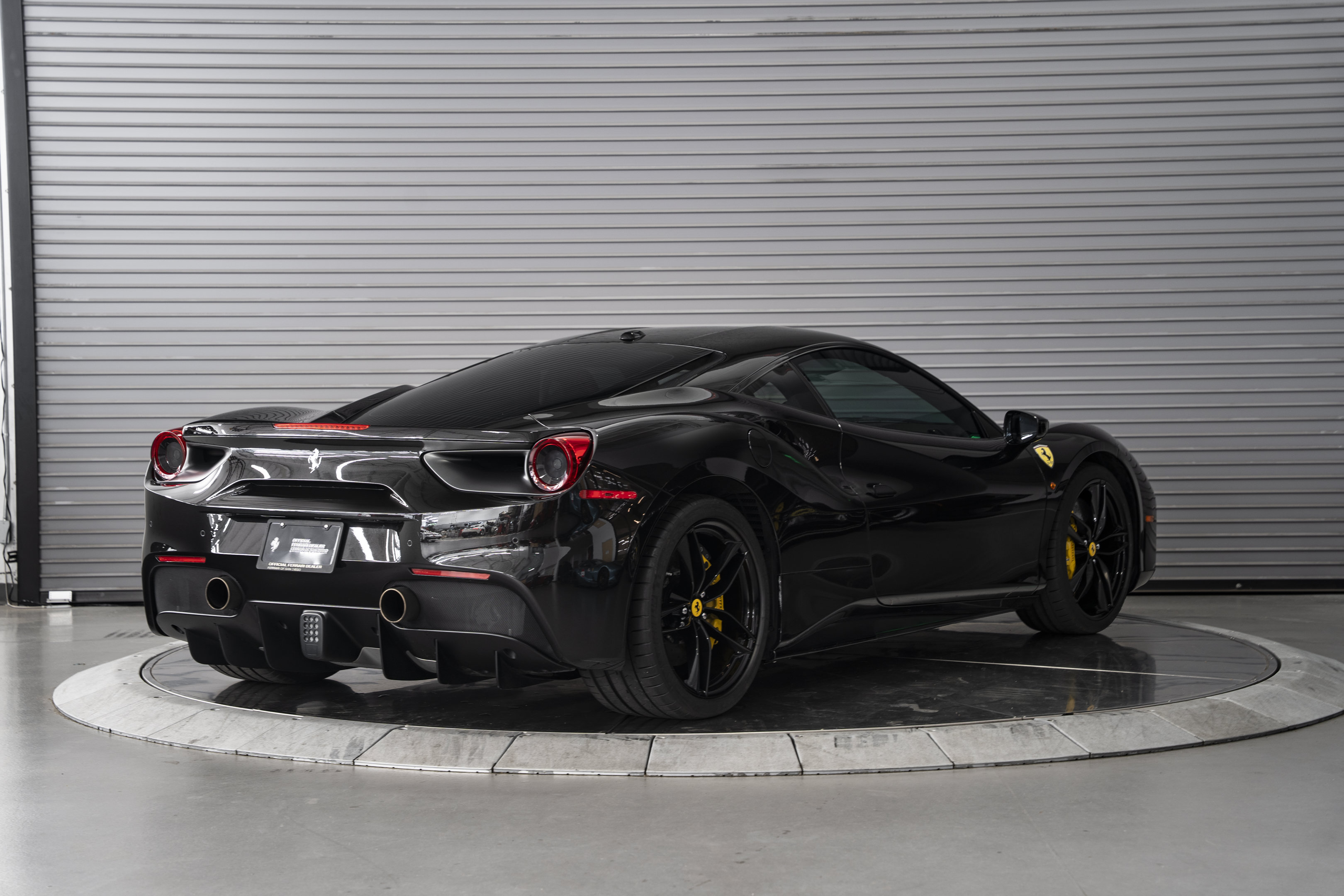 Used 2016 Ferrari 488 GTB RWD image 5