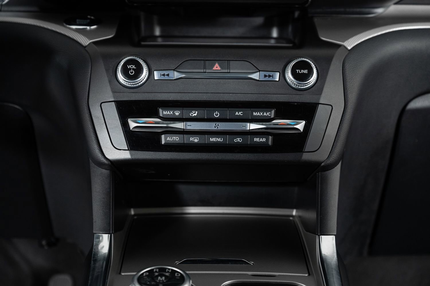 Used 2020 Ford Explorer XLT w/ Equipment Group 202A image 40