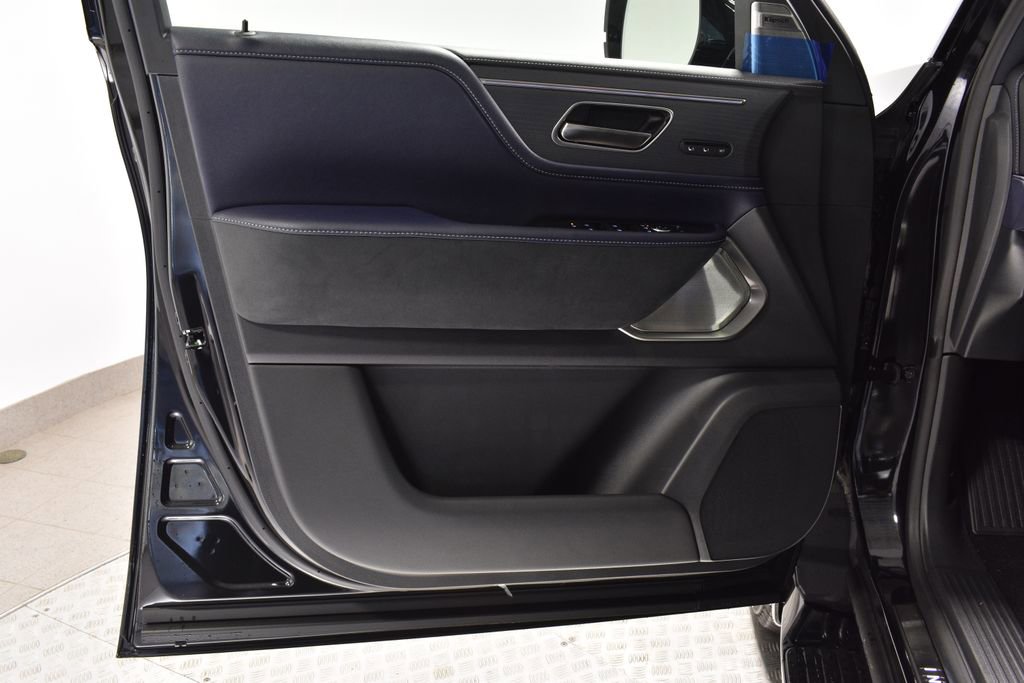 New 2026 INFINITI QX80 4WD image 10