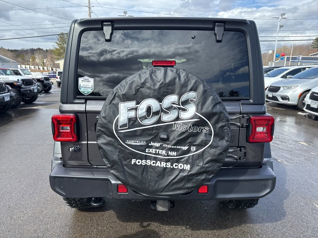 Certified 2025 Jeep Wrangler Willys image 4