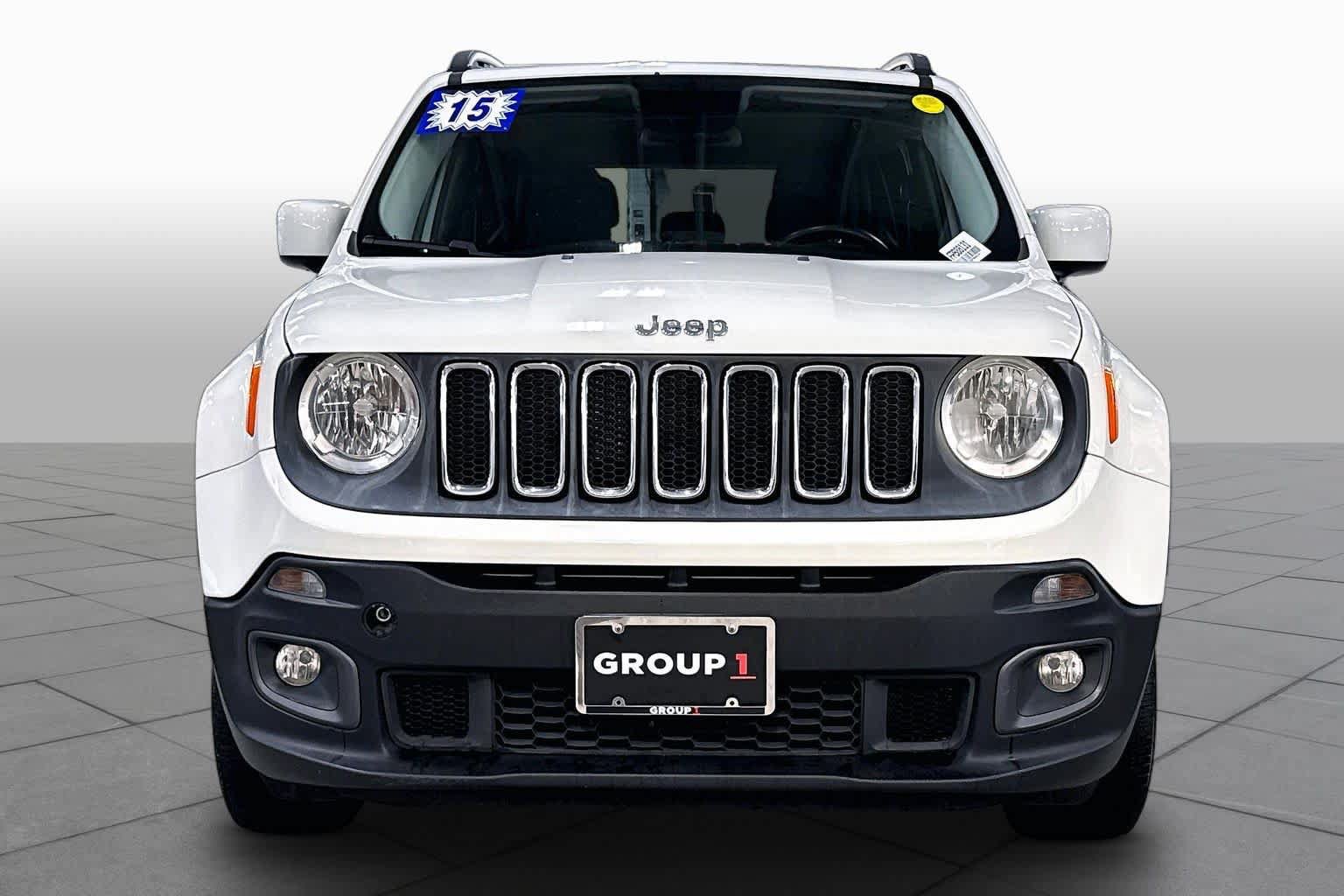 Used 2015 Jeep Renegade Latitude w/ Cold Weather Group II AWD/4WD image 4