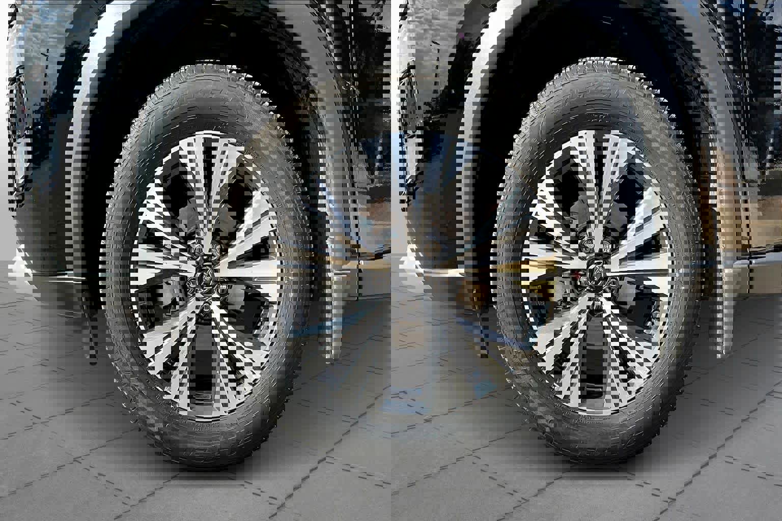 Used 2023 Nissan Rogue SV w/ SV Premium B Package image 10