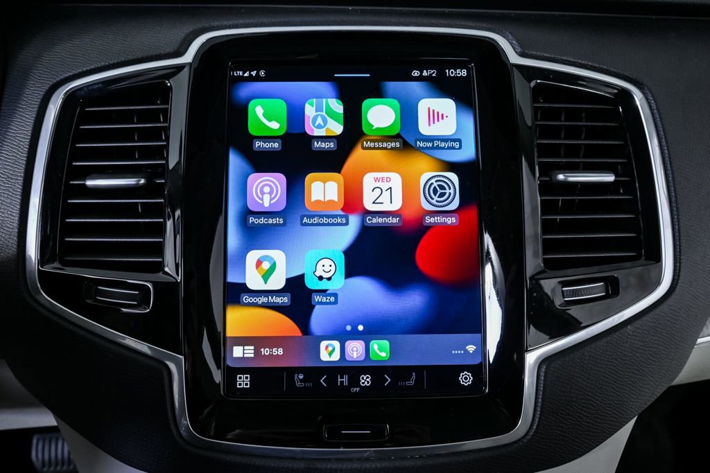 Certified 2024 Volvo XC90 B5 Plus w/ Protection Package Premier image 18