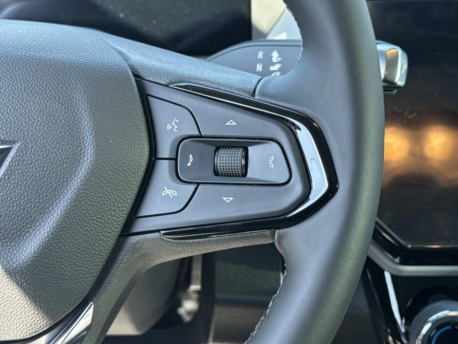 New 2027 Chevrolet Bolt LT w/ Comfort Package FWD image 22