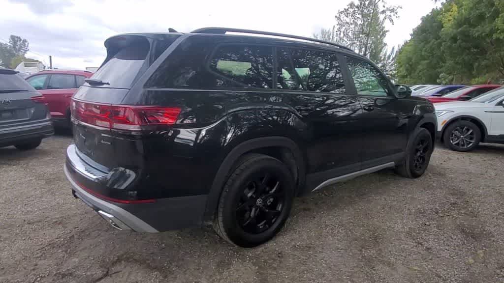 Certified 2024 Volkswagen Atlas Peak Edition SEL AWD/4WD image 8