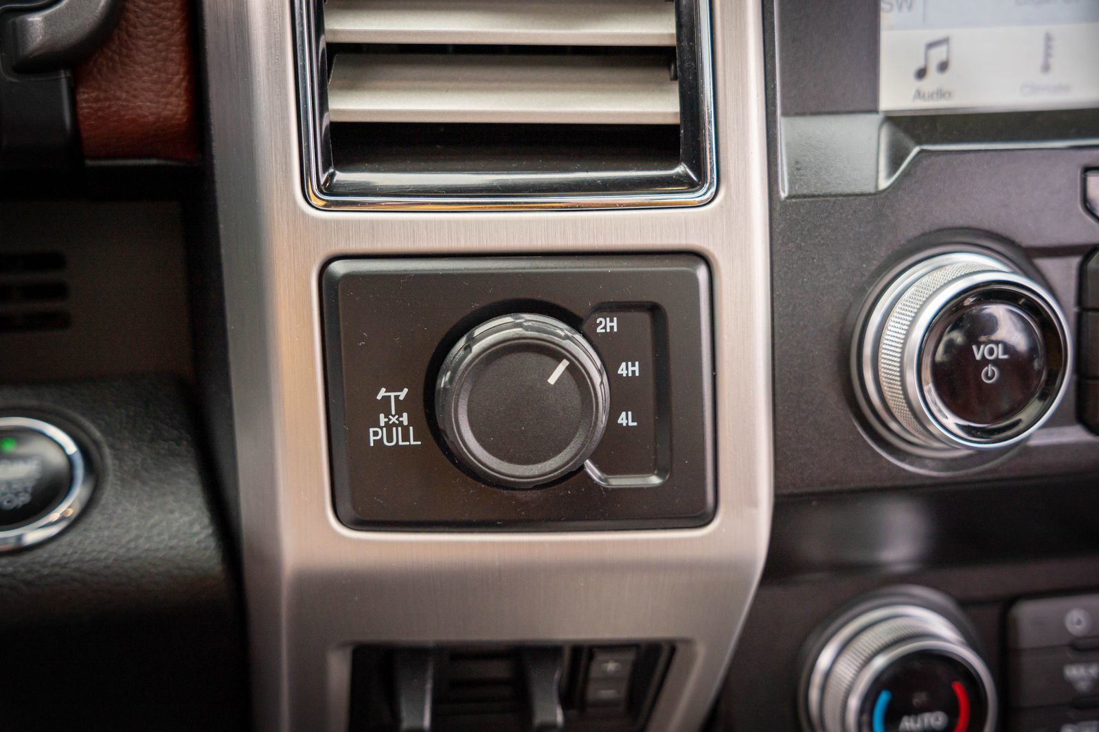 Used 2019 Ford F250 Platinum w/ Platinum Ultimate Package image 25